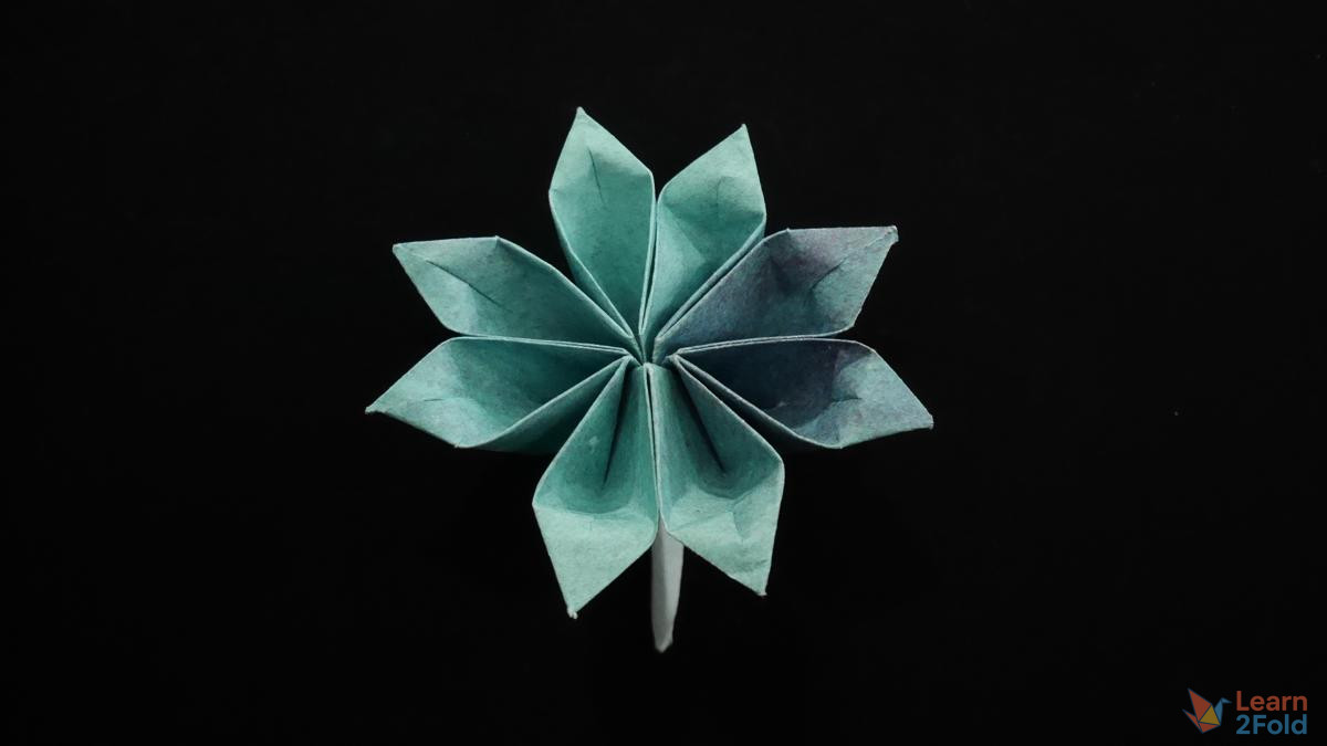 Origami 8-Petal Pointy Flower Origami 8-Petal Pointy Flower
